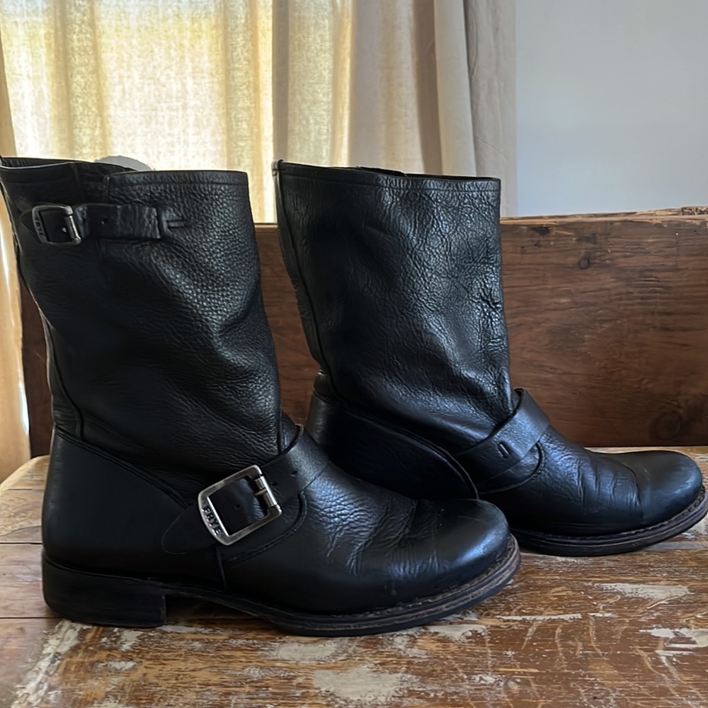 Frye Veronica Short Boot - Picture 3 of 10